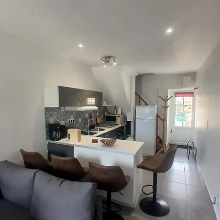 Mbine Senghore Apartman