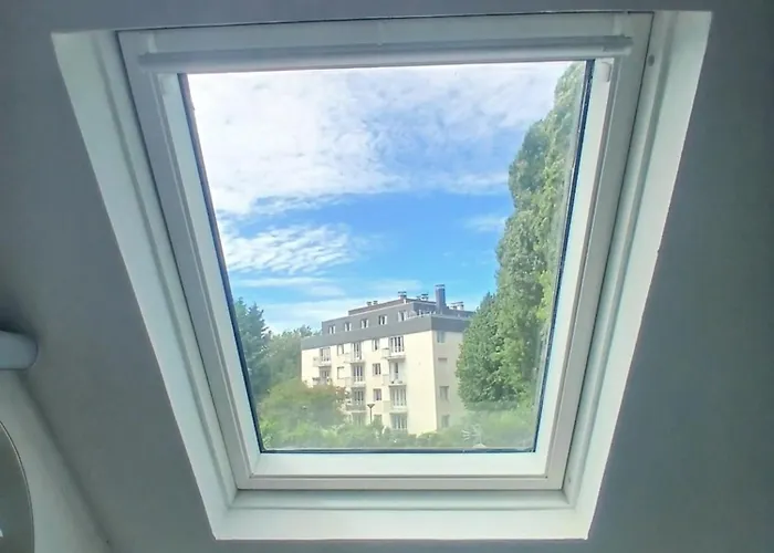 Mbine Senghore Apartamento